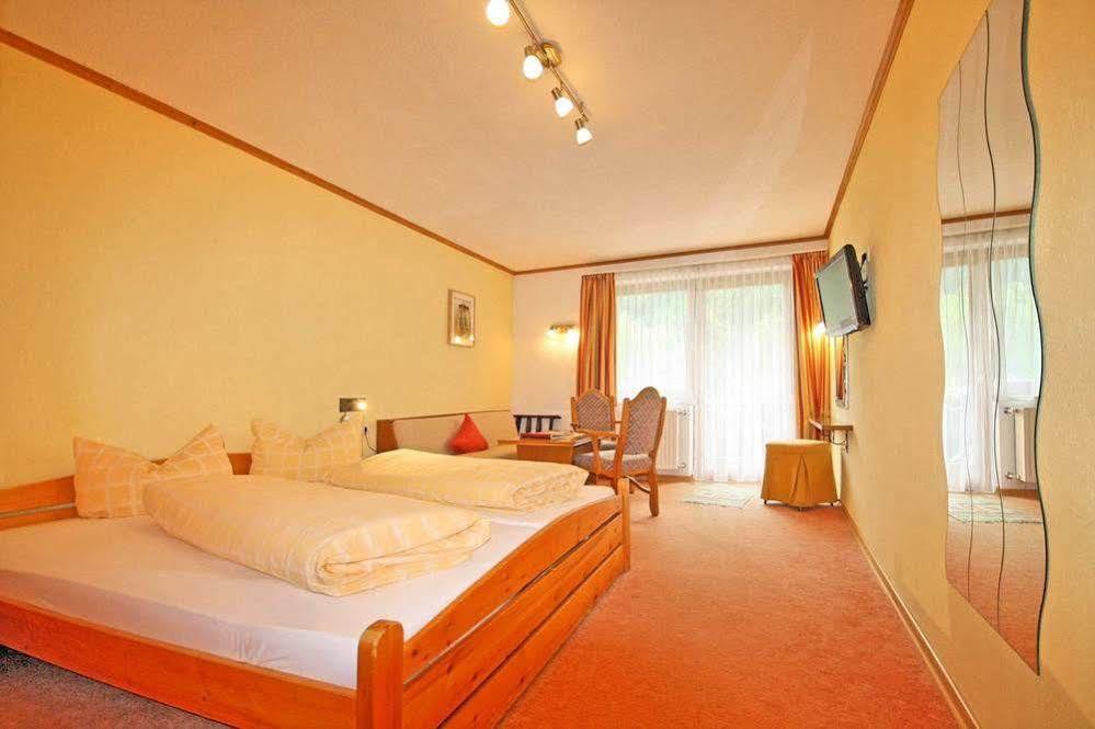 Hotel Kajetansbruecke Pfunds Luaran gambar